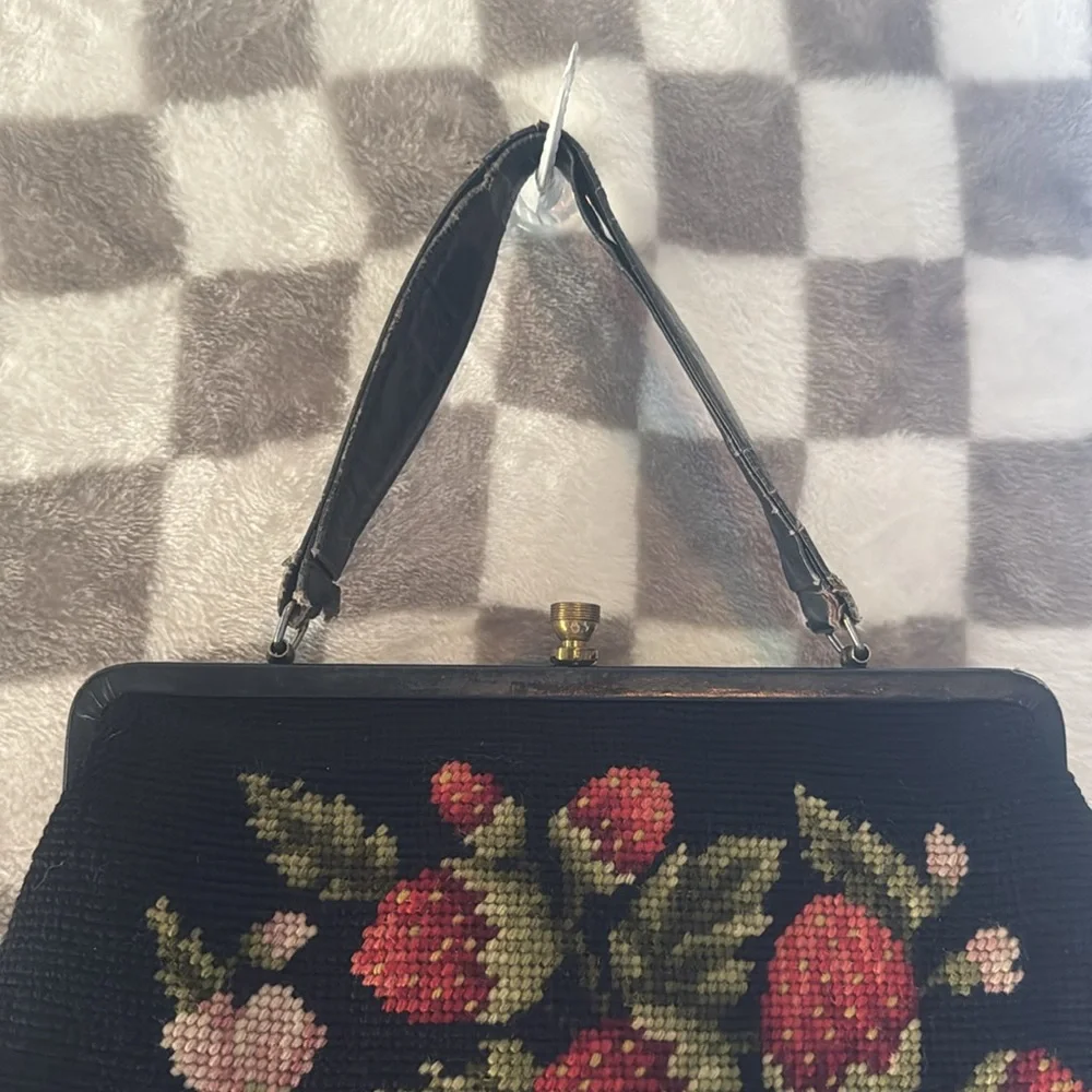 Koro Creation Vintage NeedlePoint Tapestry Women’s Strawberry Handbag - Picture 2 of 16